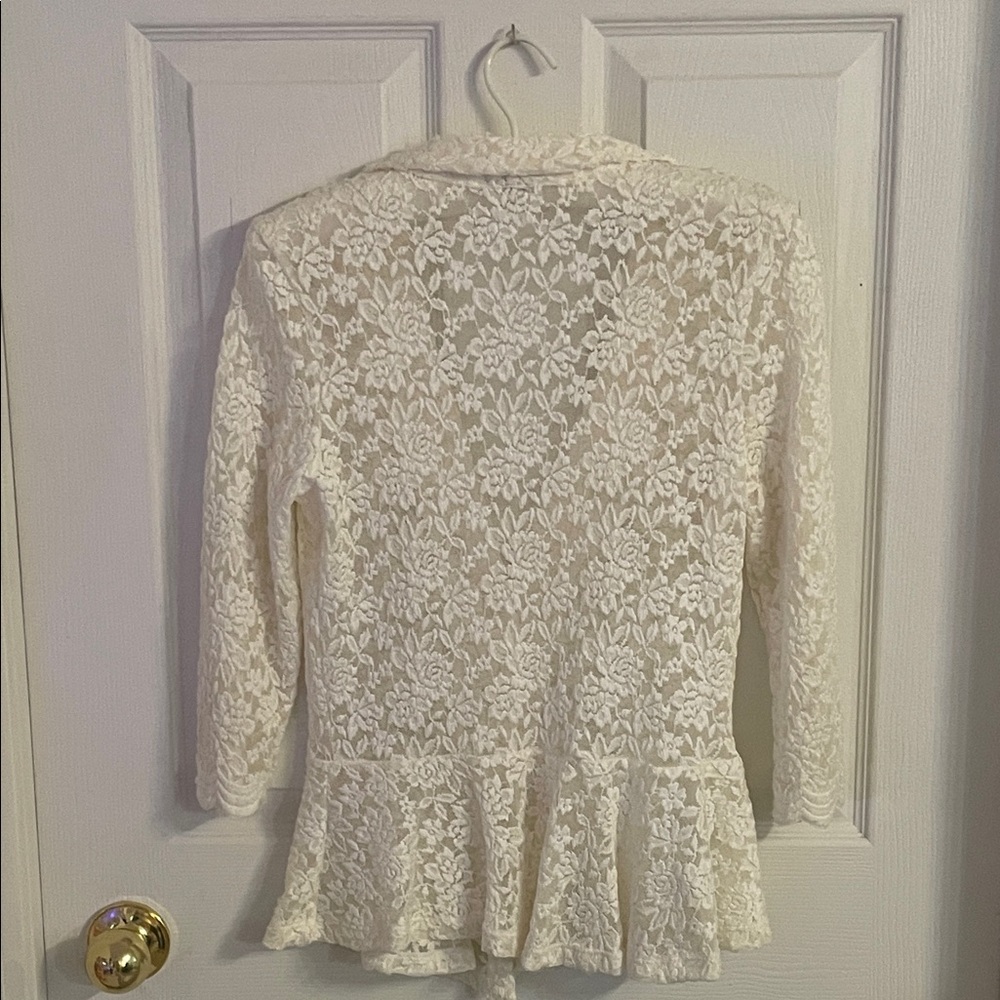 🤍🩰🤍IVORY Lace Blouse Size XS/S - Picture 7 of 7